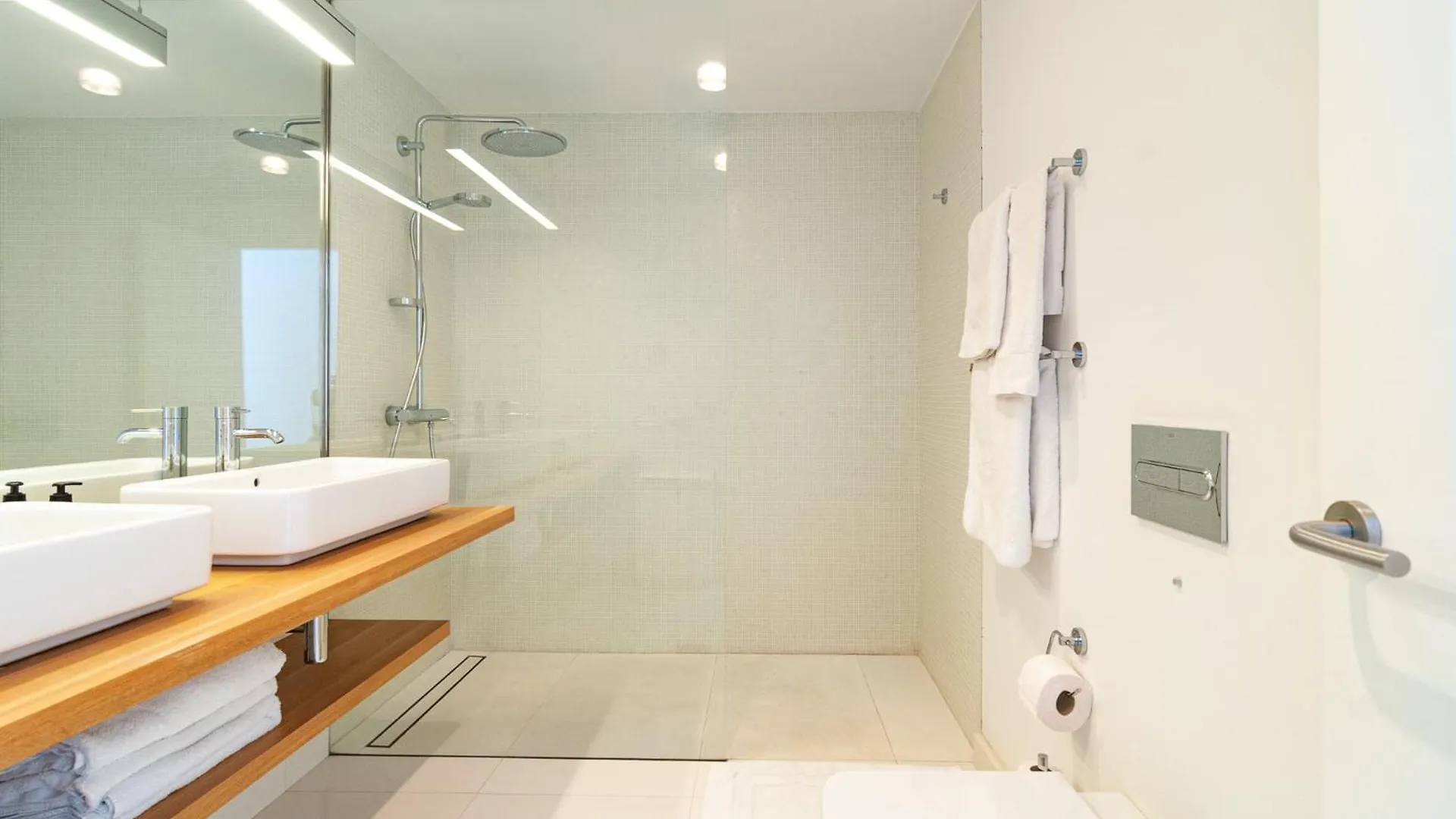 Luxurious Apartment In Terrazas Del Duque Costa Adeje